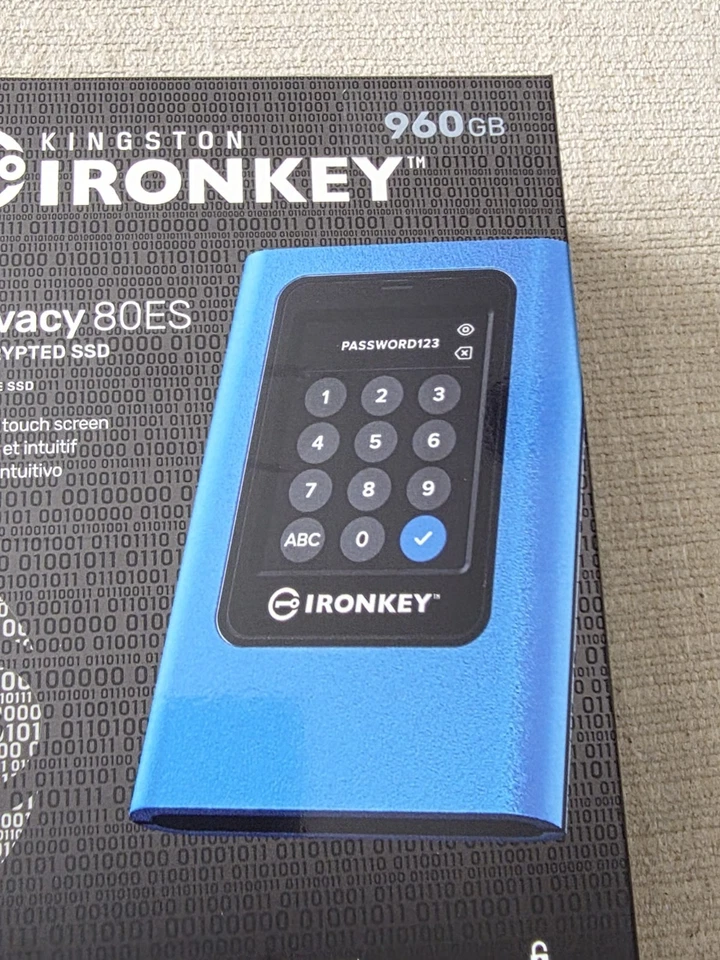 Kingston 960GB IronKey Vault Privacy 80 XTS-AES 256-bit Encrypted External SSD - Image 3 of 4