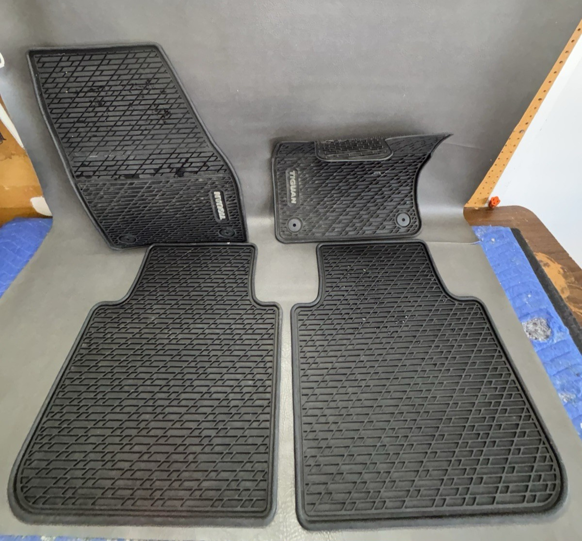 18-24 VOLKSWAGEN TIGUAN FRONT REAR FLOOR COVER FLOOR MAT BLACK INSERT TRIM OEM