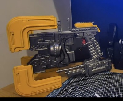 Dead Space inspirierter Plasmaschneider mit manueller Rotation
