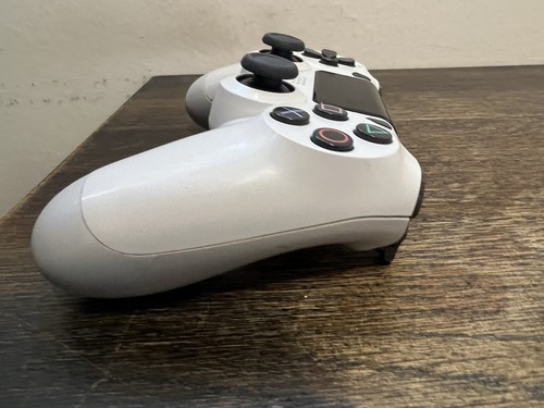 Controller Wireless Sony DualShock 4 DIFETTOSO per PS4 Glacier White CUH-ZCT2E - Foto 5 di 6