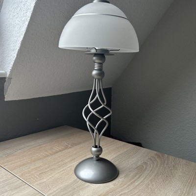 Paragon Partylite Teelichtlampe mit silberfarbenen, mattiertem Glasschirm