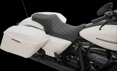DS Double Diamond Predator III 2 Up Seat for Harley Ultra Limited CVO 14-21