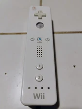 OEM Nintendo Wii White Remote Control With Cover.Pre-owned