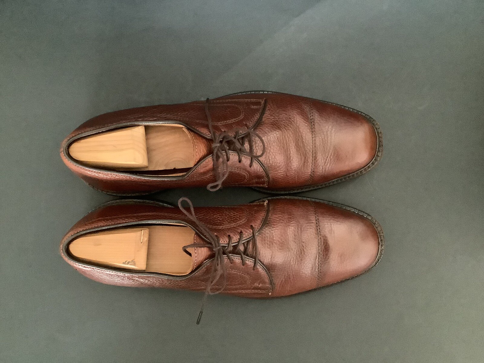 SAOLA Oxford uomo ALLEN EDMONDS Becker punta a berretto pelle marrone grana ciottoli taglia 10D