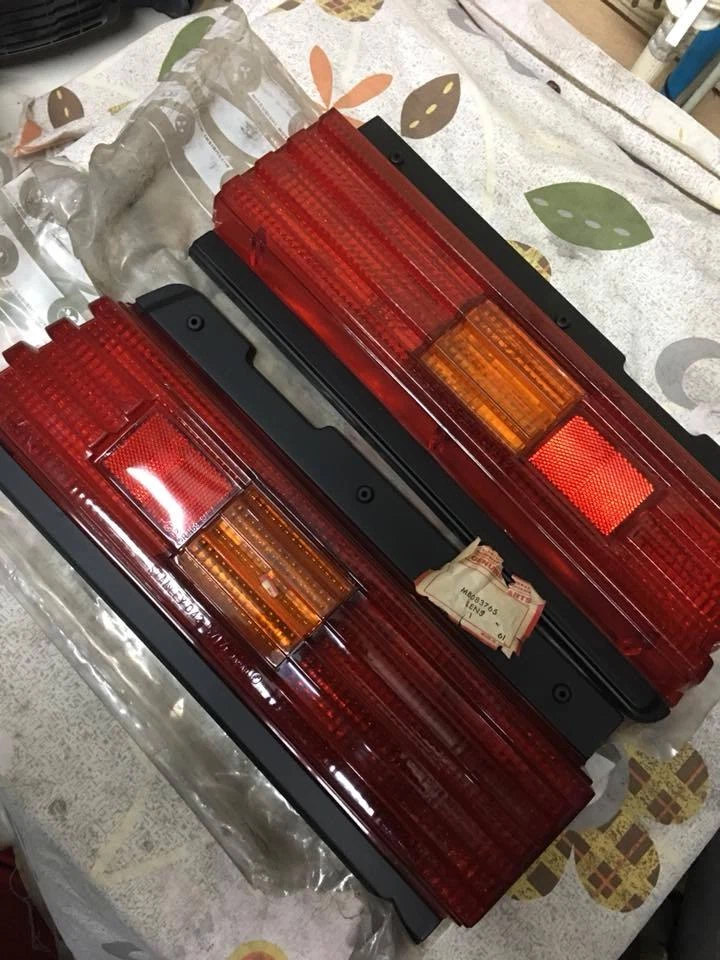 MITSUBISHI DODGE LANCER CELESTE ST 1977 (1600) TAILLIGHT LAMP LEN GENUINE NOS JP - Image 2 of 4