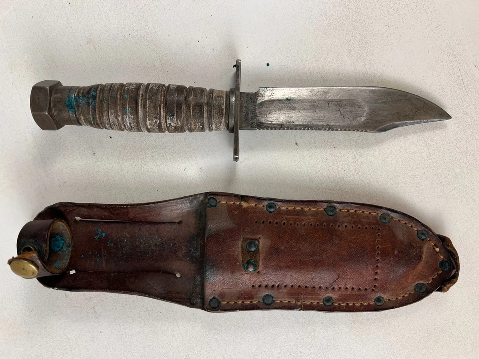 Faca de luta de sobrevivência vintage Camillus NY com bainha de couro original – Colle - Imagem 4 de 4