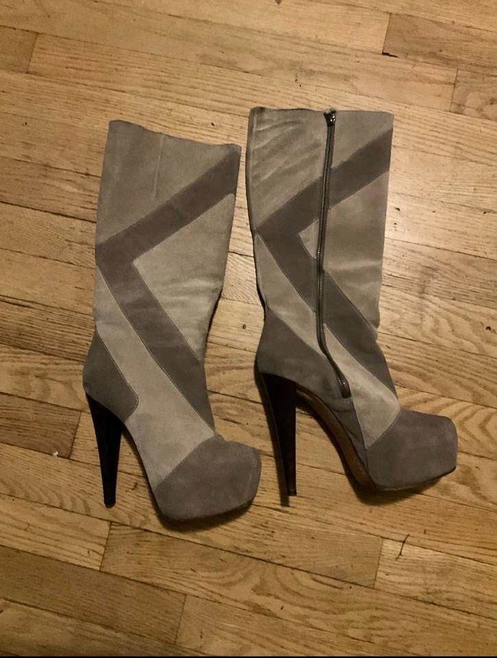 Botas Alice & Olivia Gamuza Hasta la Rodilla Geo Patchwork Talla 7 (37.5) Foto 2 de 4