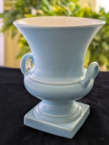 RED WING POTTERY BLUE TROPHY VASE # 871 with Handles and Pedastal Base