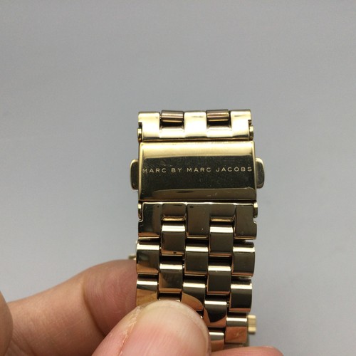 Reloj Marc by Marc Jacobs Tono Dorado 30mm Mujer Acero Inoxidable Batería Nueva 5.5" - Imagen 10 de 14