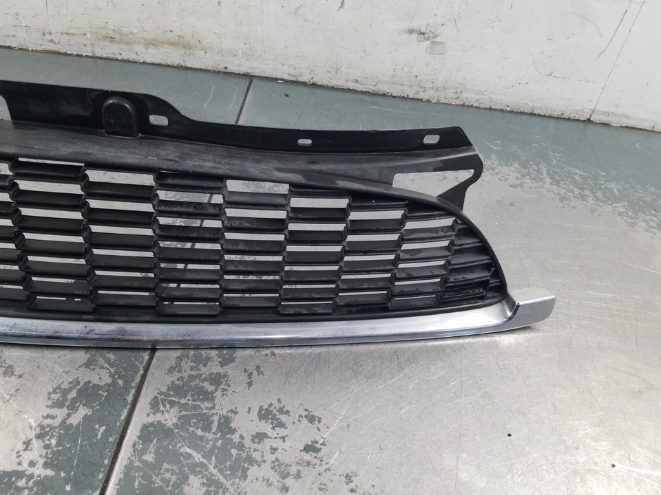 2012 Mini Cooper John Works купе передний гриль #1249 L2 - Изображение 3 из 4