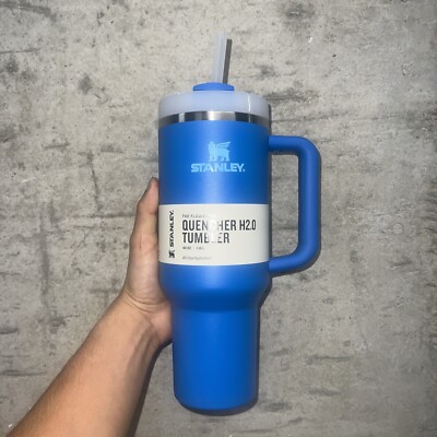 Stanley The Quencher H2.0 40 oz FlowState Tumbler - Azure Brand New Blue
