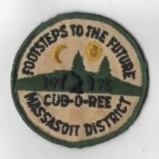 1975 Cub-O-Ree Footsteps to the Future Massasoit District DGR Bdr. SEWN [AR-1036