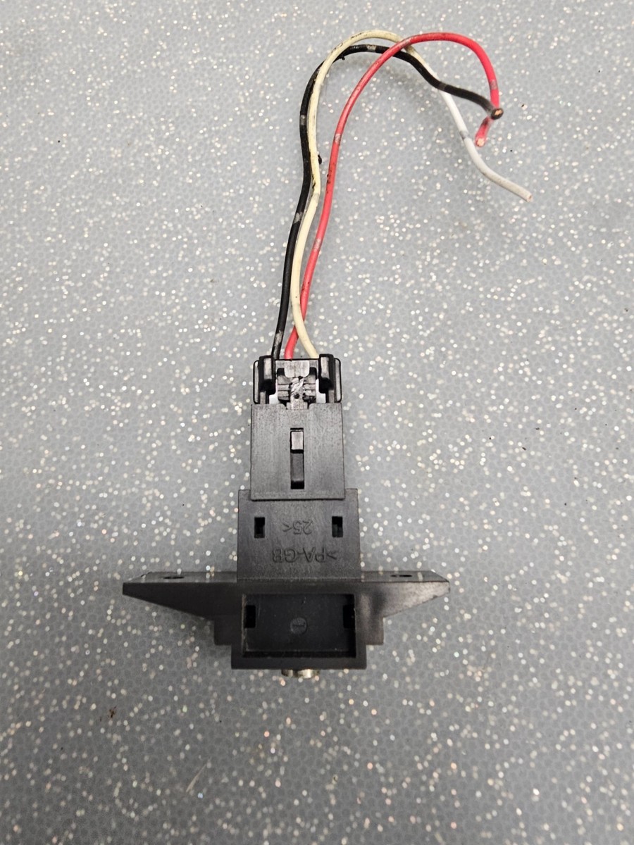 04-08 Nissan Titan Altima Armada Pathfinder QX56 Auxillary
