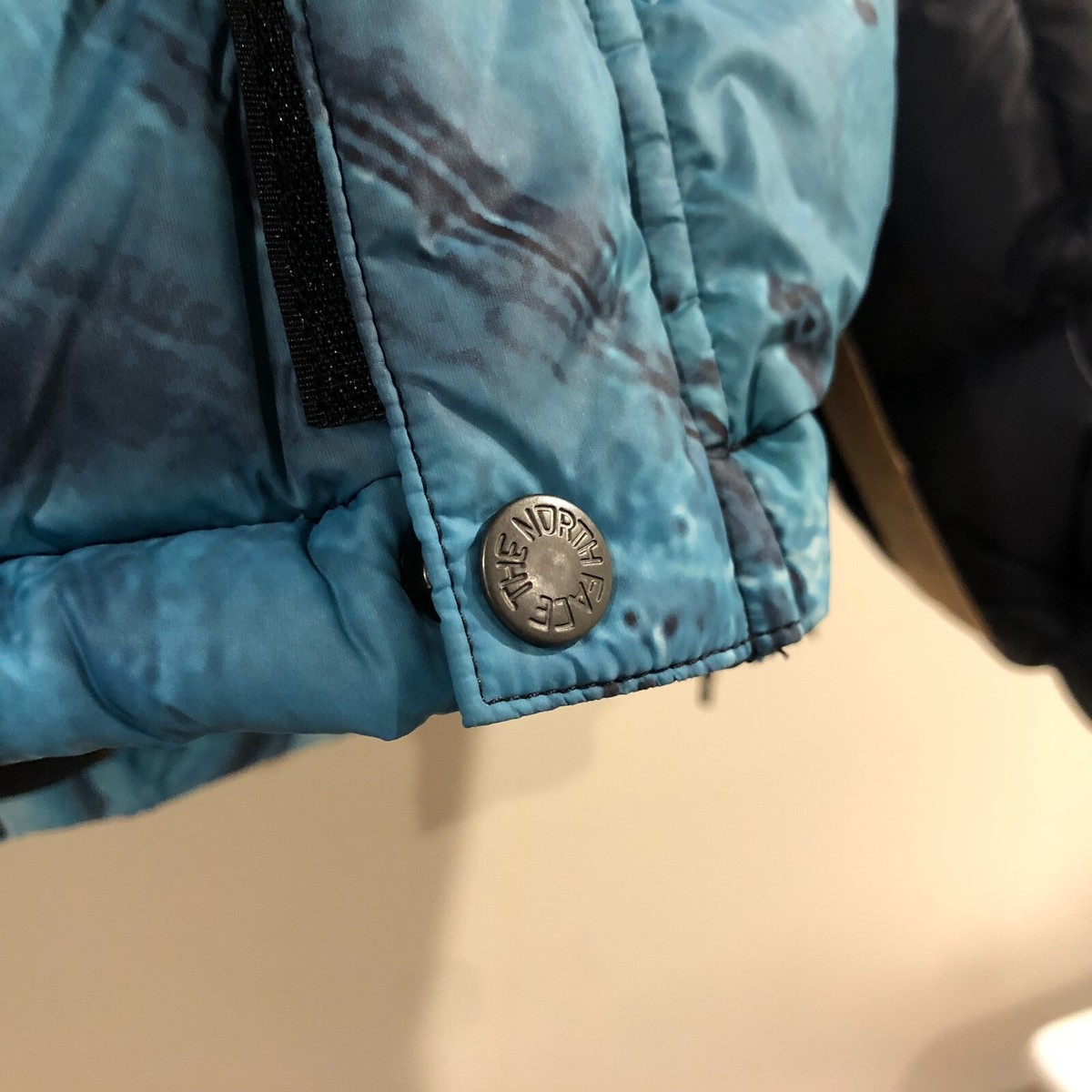 100% Authentic Supreme North Face Statue Liberty Baltoro 100% Authentic Supreme North Face Statue Liberty Baltoro
