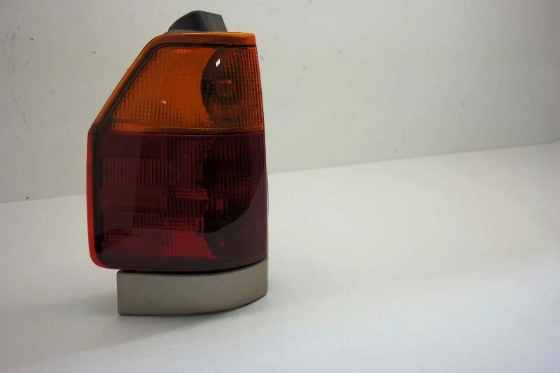 Luz trasera izquierda conductor GMC ENVOY LH 2002-2009 15131576 Foto 3 de 4