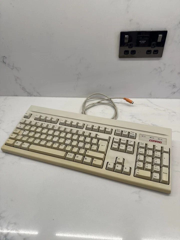 Compaq KPQ-E99zc 13 Vintage Mechanical P/2 Keyboard QWERTY Tested And Working - Image 4 of 4