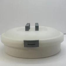 Iris Schwartz Pie Cake Cupcake Carrier Round 12x12x3  1-77-722 Gray Handle