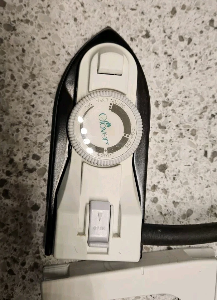 Clover Craft Iron B-68SP Compacto Viaje Stick-Resistente Sin Pulverizador probado Foto 4 de 4