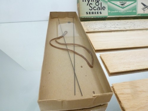 KEIL KRAFT FAIREY GANNET AIRPLANE -1:32?- UNBUILT WOODEN KIT IN BOX - Picture 6 of 11