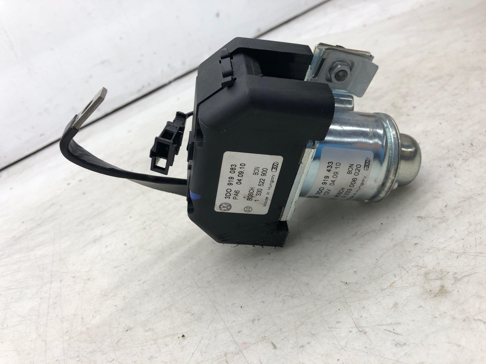 2006-2012 BENTLEY CONTINENTAL OEM BATTERY DISCHARGE RELAY SOLENOID 3D0919433