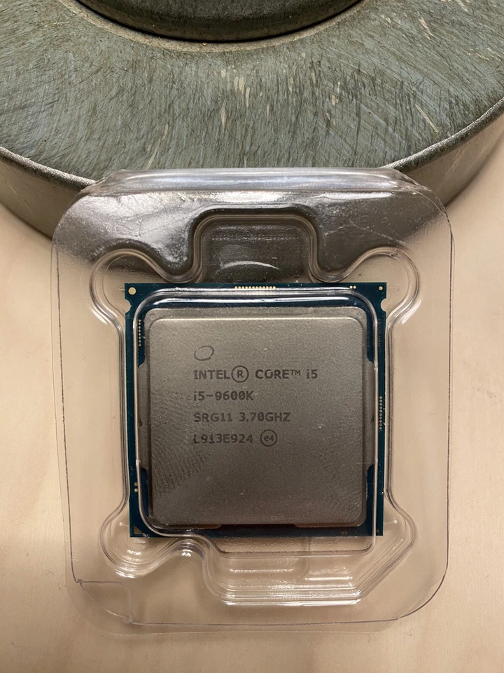 Intel Core i5-9600K Desktop Processor 6 Cores up to 4.6 GHz Turbo unlocked LGA11 - Image 4 of 4