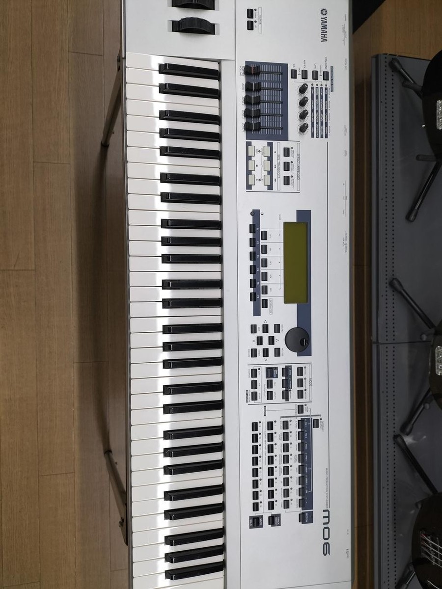 Yamaha MO6 61-Key Music Production Synthesizer Workstation Yamaha MO6 61-Key Music Production Synthesizer Workstation