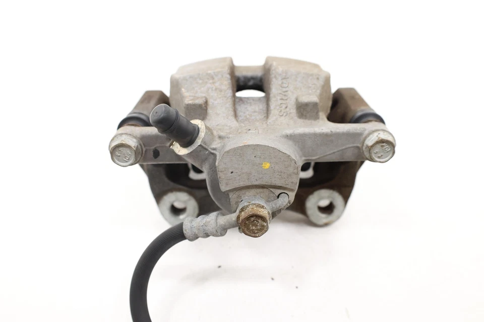 Pinza de freno de disco trasera derecha Toyota Highlander 2014-2019 OEM Foto 4 de 4