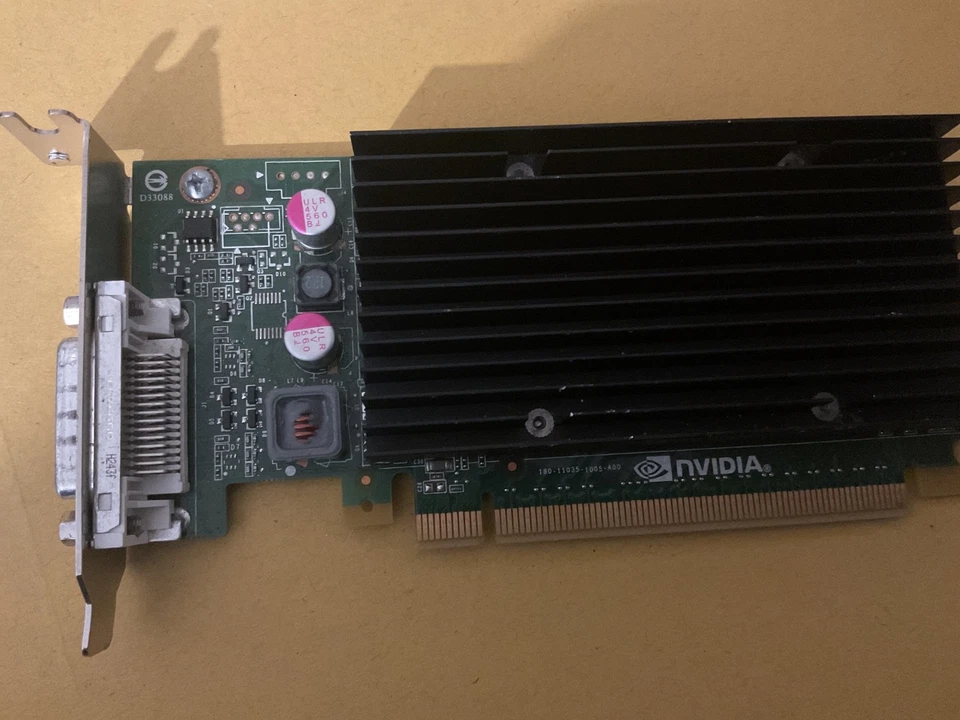 DUAL HP 625629-002 700578-001 NVIDIA NVS300 P1035 512MB PCIE WIN 10 VGA SPLITTER - Image 2 of 2