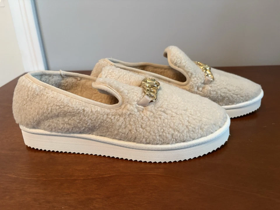 Zapatillas Sherpa Crema Natural Vellón Acogedoras Cadena Noa Para Mujer Michael Kors Nuevas sin Etiquetas Foto 2 de 4