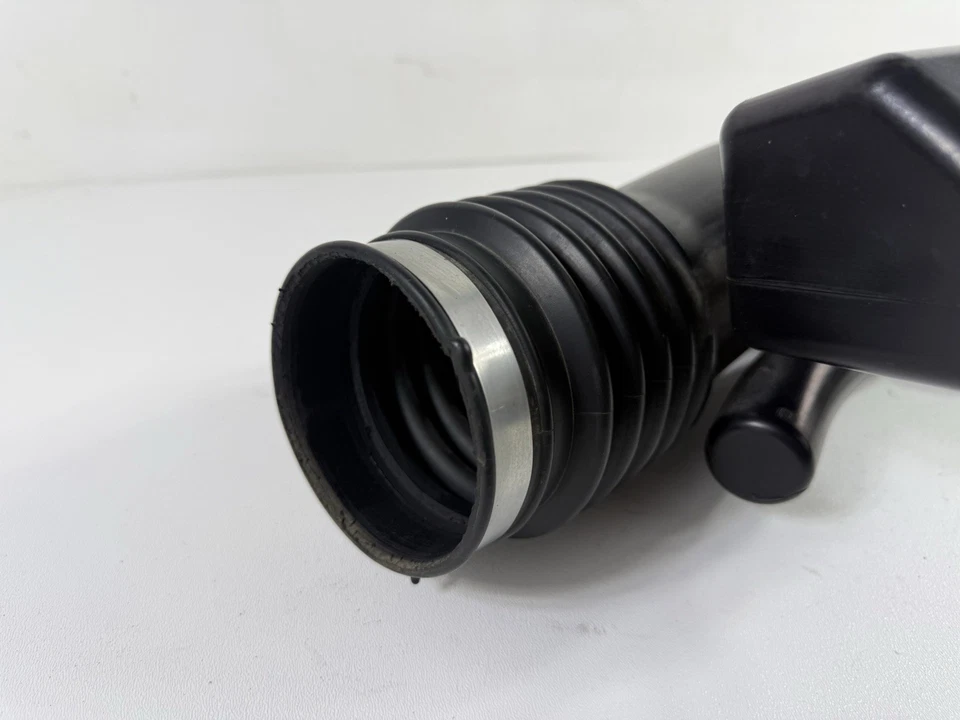 Nissan Titan Armada 2004-2008 5,6 L limpiador de admisión de aire manguera tubo de conducto fabricante de equipos originales Foto 4 de 4