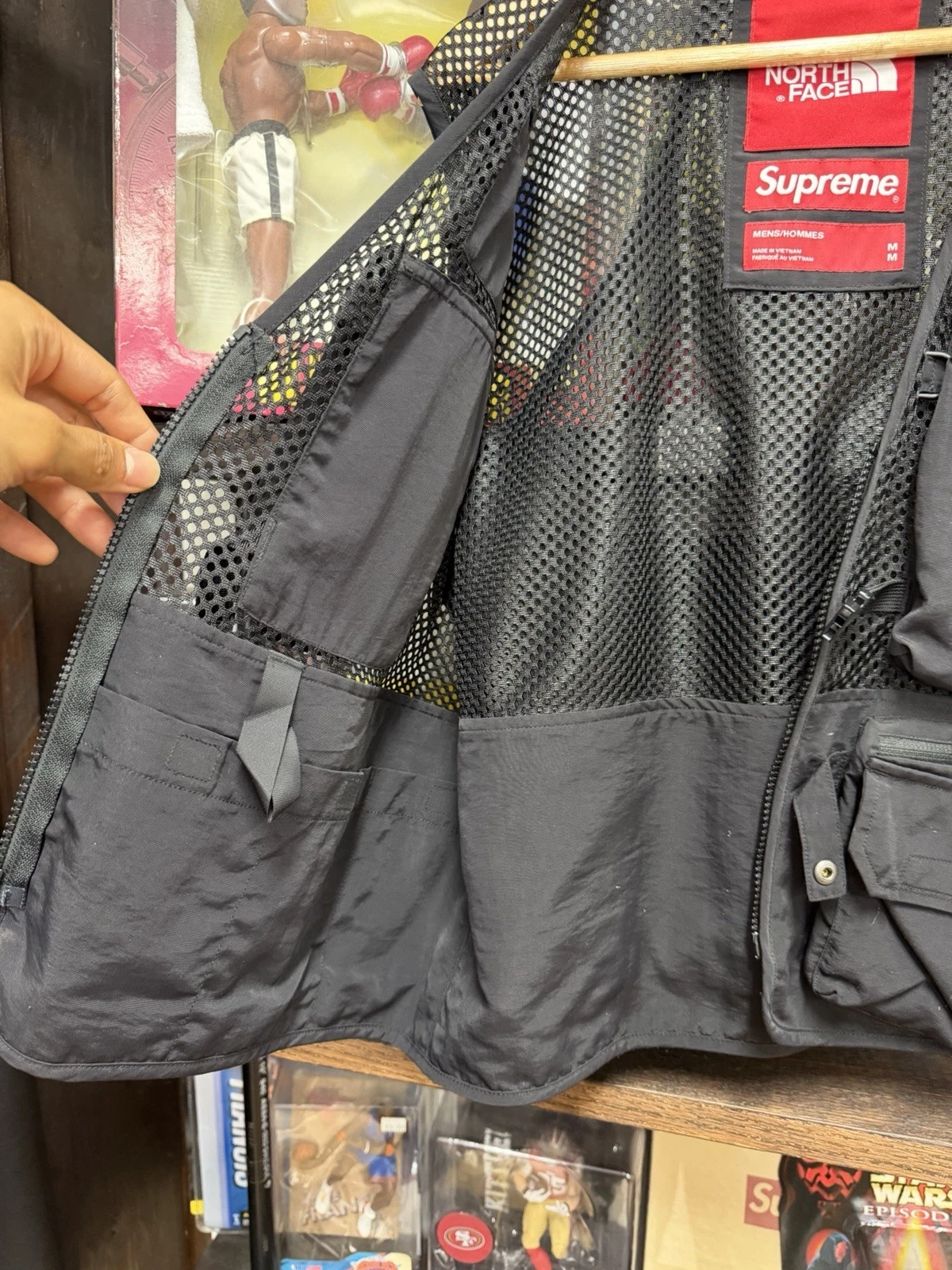 Supreme The North Face Cargo Vest Men's M Black Logo Zip Pockets TNF NWT SS20 image 5