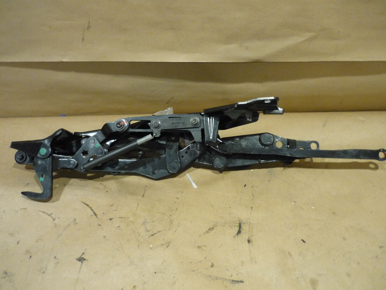 Ferrari California - LH Rear Roof  Kinematic /Hinge  P/N 86545800