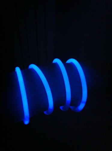 200 BRACCIALI BLU LUMINOSI FLUORESCENTI STARLIGHT BRACCIALETTI FLUO COLORATI - Afbeelding 5 van 5