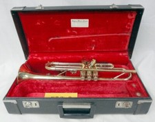 Reynolds Medalist Bb Brass Concert Trumpet 240249 w/ Hard Case 3 Mouthpieces