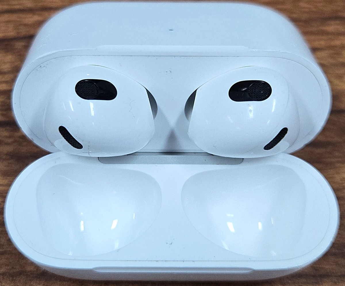 Apple AirPods 3 3rd Generation Bluetooth with Wireless Charging