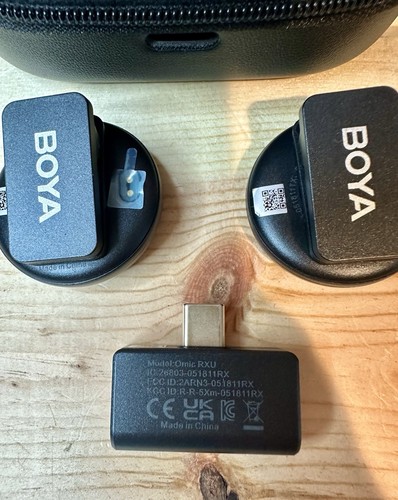 BOYA Omic-U Ultra compact Dual Channel Wireless Microphones 2.4GHz Black - Picture 4 of 6