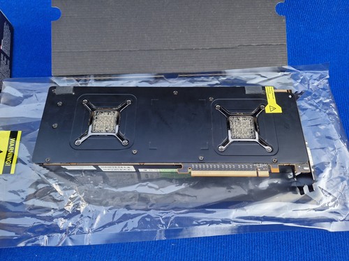 RARE: Club3D -DUAL- Radeon HD6990 4GB - 256bit - CGAX-69996 - WIN-XP-MONSTER - Picture 7 of 10