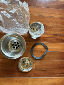 Stainless Steel Kitchen Sink Strainer with Removable Deep Basket & Sealing Lid