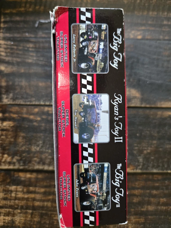 1/64 Case IH Roberts Pulling Team 3 Piece Pulling Tractor Set - Image 2 of 4