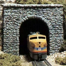Woodland Scenics C1155 N Scale Single Random Portals  (Pack of 2)