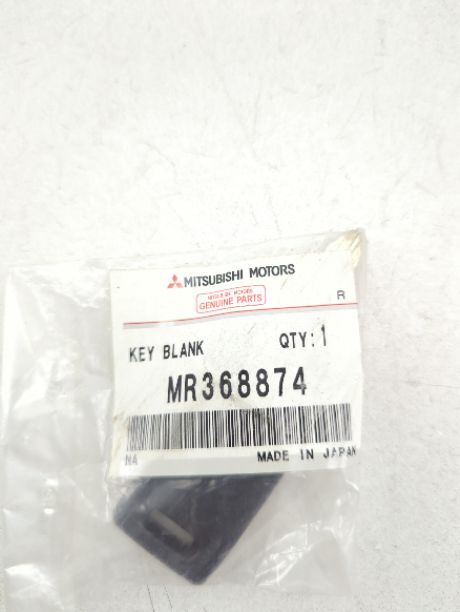 1999-2000 Mitsubishi Montero Sport Key Blank OEM MR368874 for sale