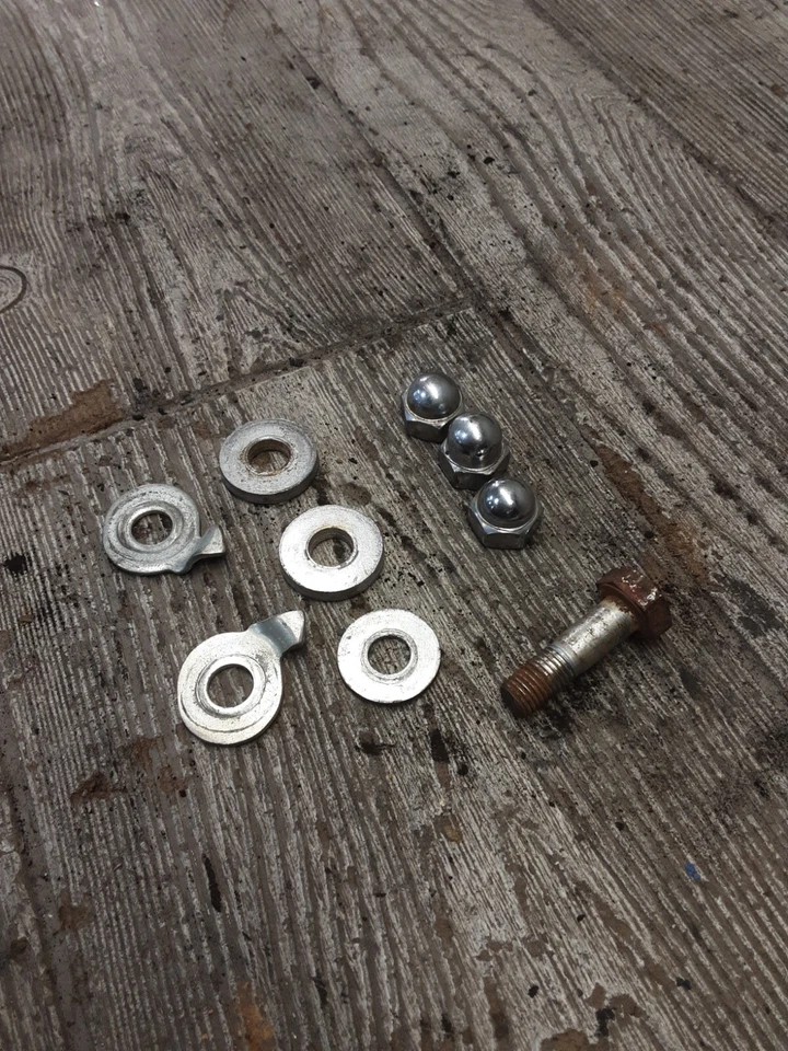 1982 82 82-85 Yamaha Maxim XJ750 XJ 750 Amortiguador trasero Tuercas Accesorios de montaje Foto 4 de 4