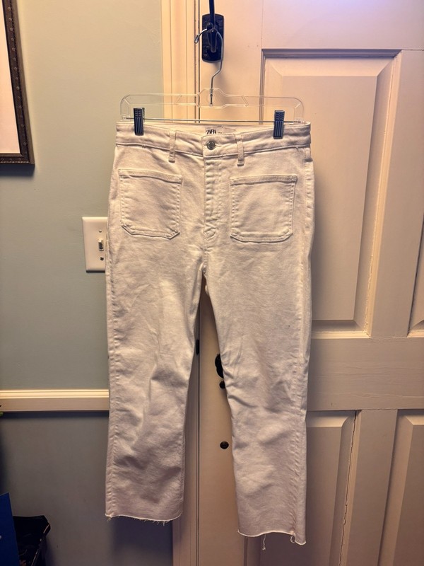 Zara Size 8 Women's 4 Pocket Jeans - Preowned - Excellent Condition