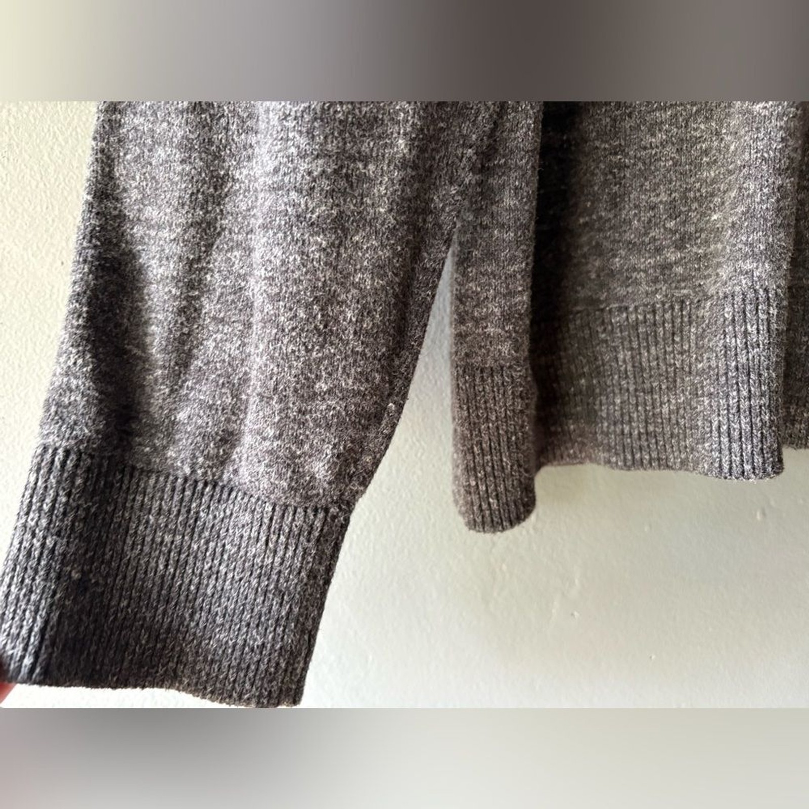 GAP Gray Sweater - Size L - image 4