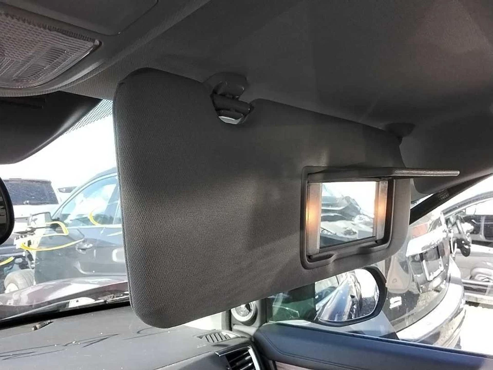 Used Right Sun Visor fits: 2018 Honda Cr-v w/illumination sunroof Right Grade A Foto 2 de 4
