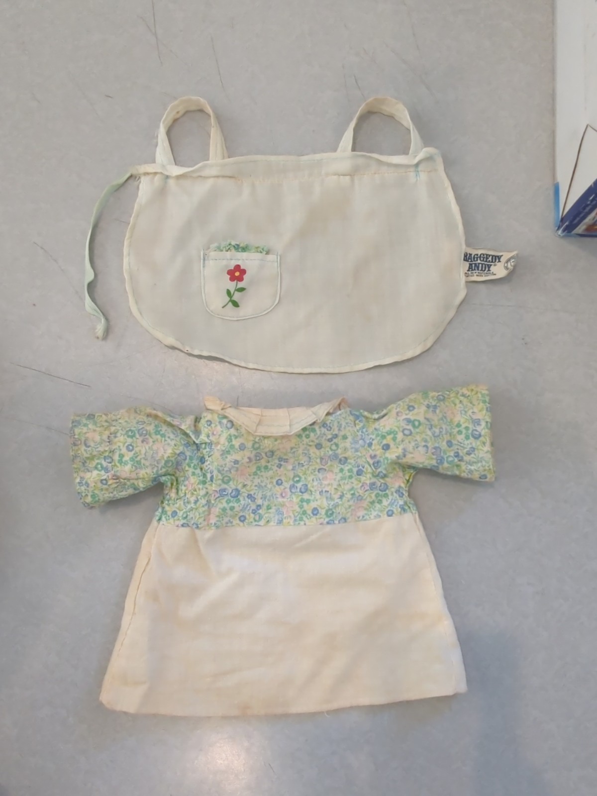 Knickerbocker RAGGEDY ANN 16-inch I Love You Heart Doll Flower on Pocket