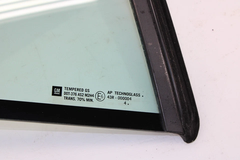 Cadillac XLR 2004-2009 cuarto trasero derecho ventana vidrio/bisagra OEM NI50 Foto 2 de 4