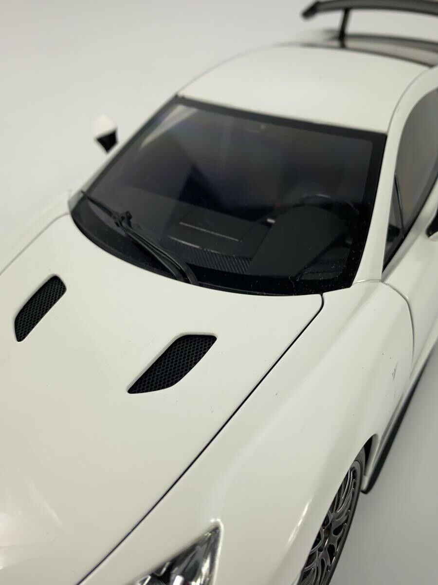 1/18 AUTOart Lexus LFA Nürburgring Package White w/ Box From 1/18 AUTOart Lexus LFA Nürburgring Package White w/ Box From