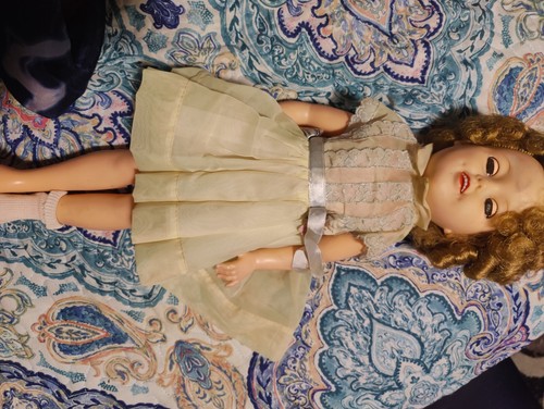 Muñeca Shirley Temple vintage con ojos coquetos - Imagen 2 de 11