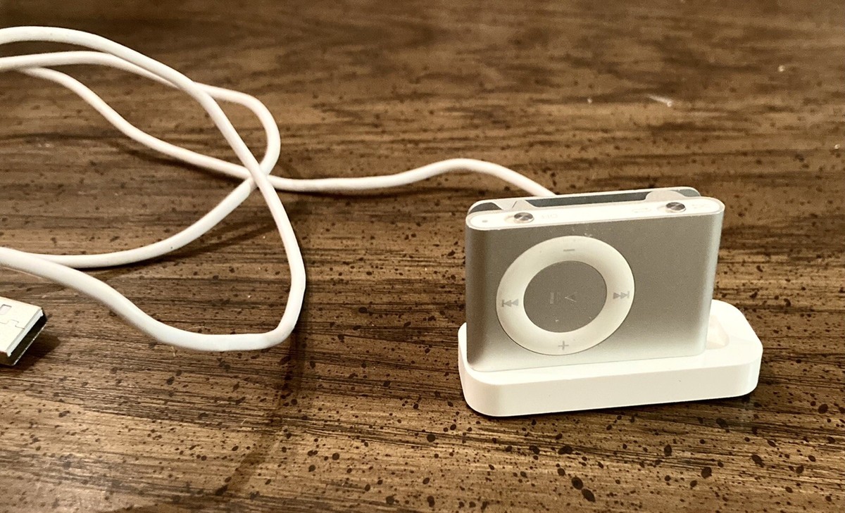 SILVER Apple iPod shuffle 2nd GEN Clip On A1204 (1 GB) AS IS